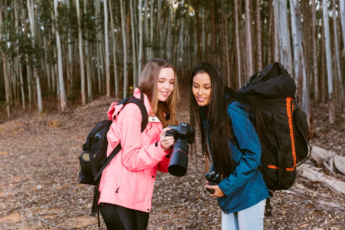 Chic Hiking Outfit Ideas for Women for Every Adventure and Season