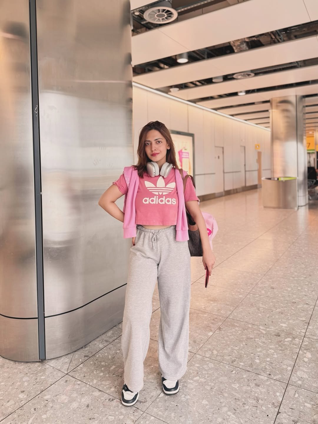 Cozy Grey Lounge and Bright Pink Sport-Chic