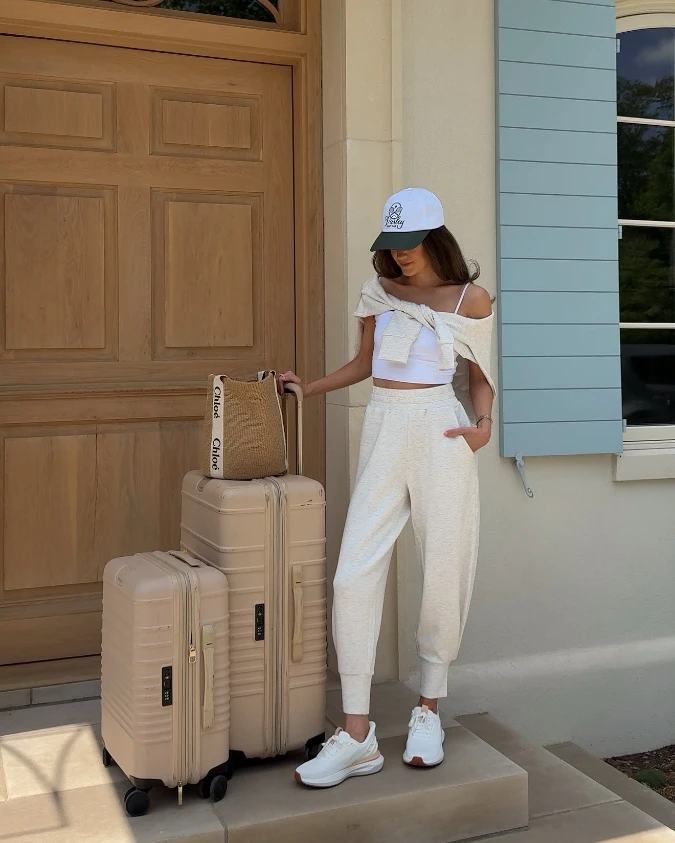 Cream Activewear Set: Elevated Sporty Travel Comfort