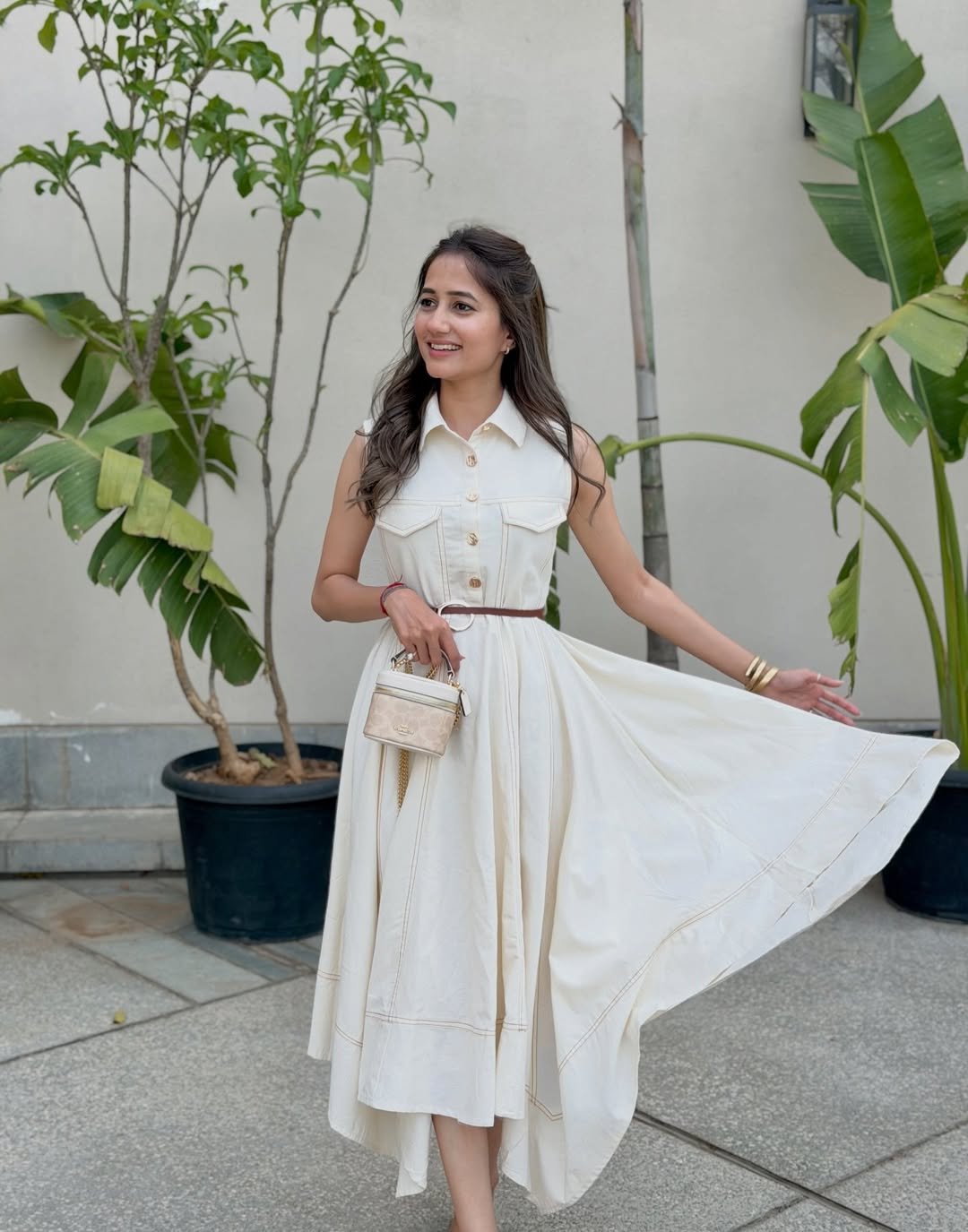 Creamy Sleeveless Shirtdress with Warm Leather Accents Effortless Summer Elegance for July Fourth Celebrations