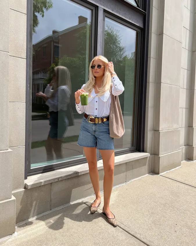Crisp White Cotton and Denim: Chic Retro Weekend Basics
