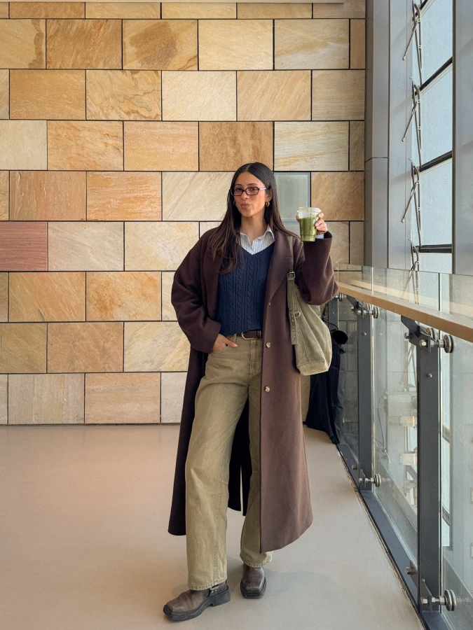 Earthy Layers: Refined Weekend Knits for Effortless Office Days