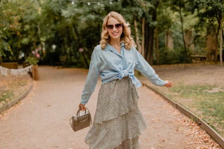 20 Elegant Summer Outfit Ideas for Women Over 50 Who Still Love Fashion