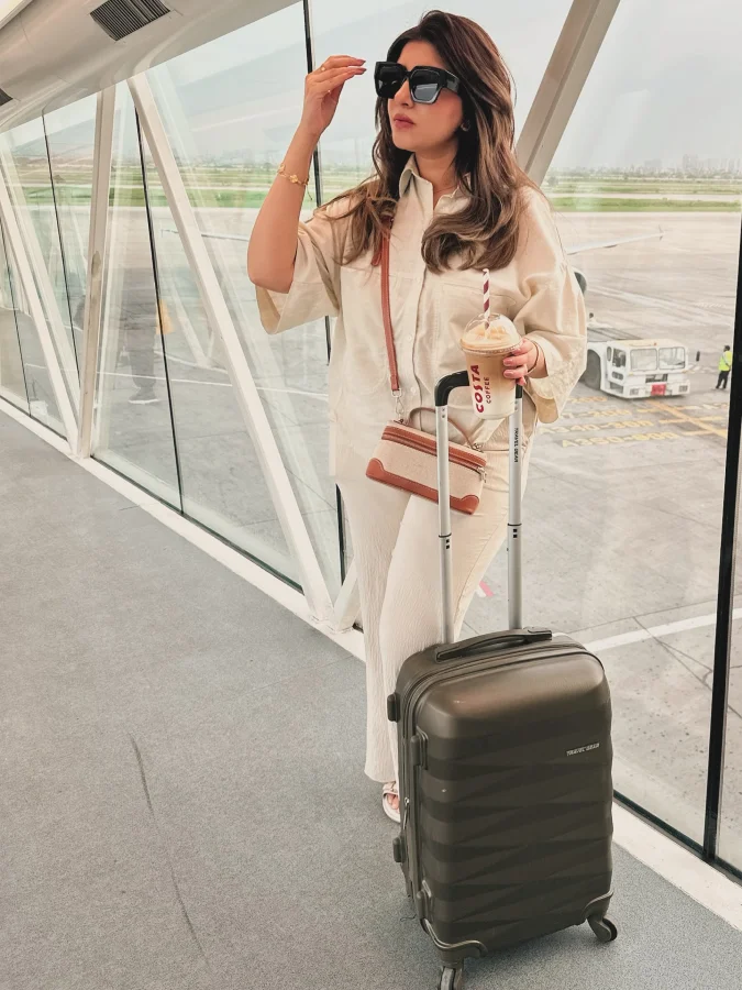 Neutral Linen Coordinates: Effortless Travel Style