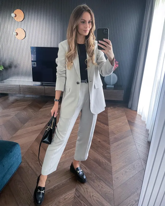 Neutral Tailoring: Structured Coordinates for Effortless Office Elegance