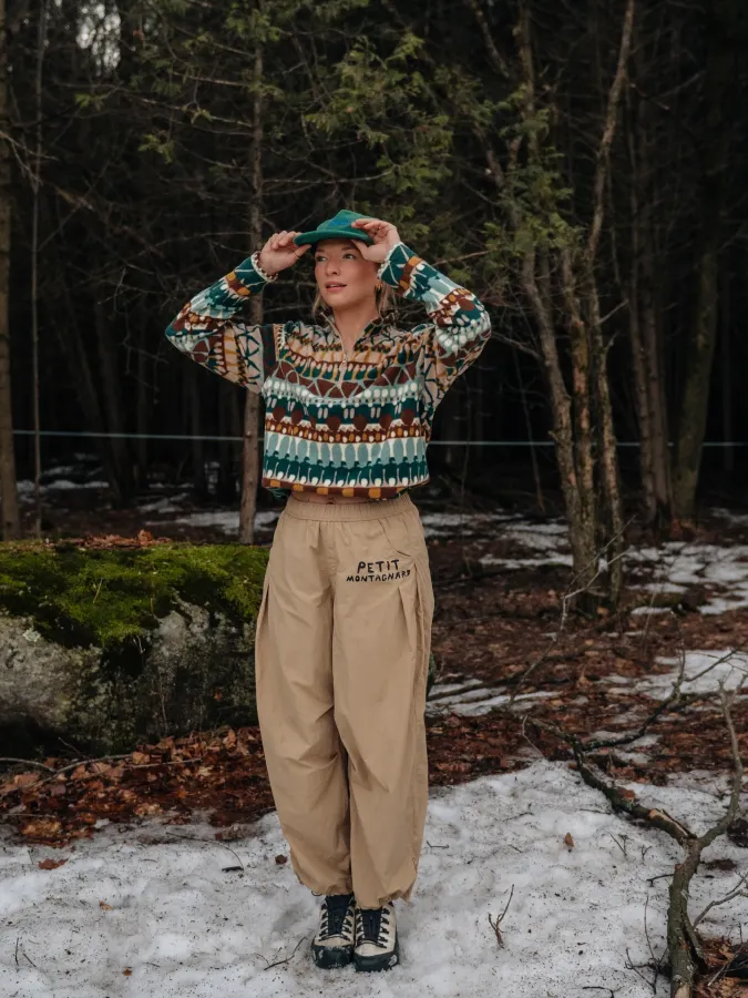  Patterned Fleece Pullover: Cozy Earthy Prints and Relaxed Khaki Trousers for Seasonal Hikes