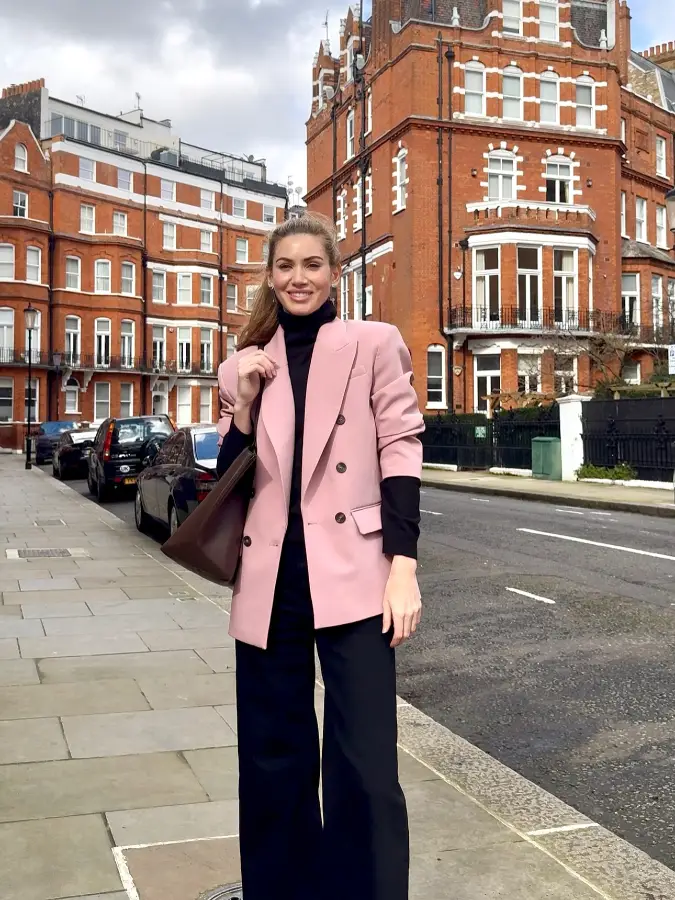 Polished Layers: Soft Pink Blazers for Effortless Office Elegance