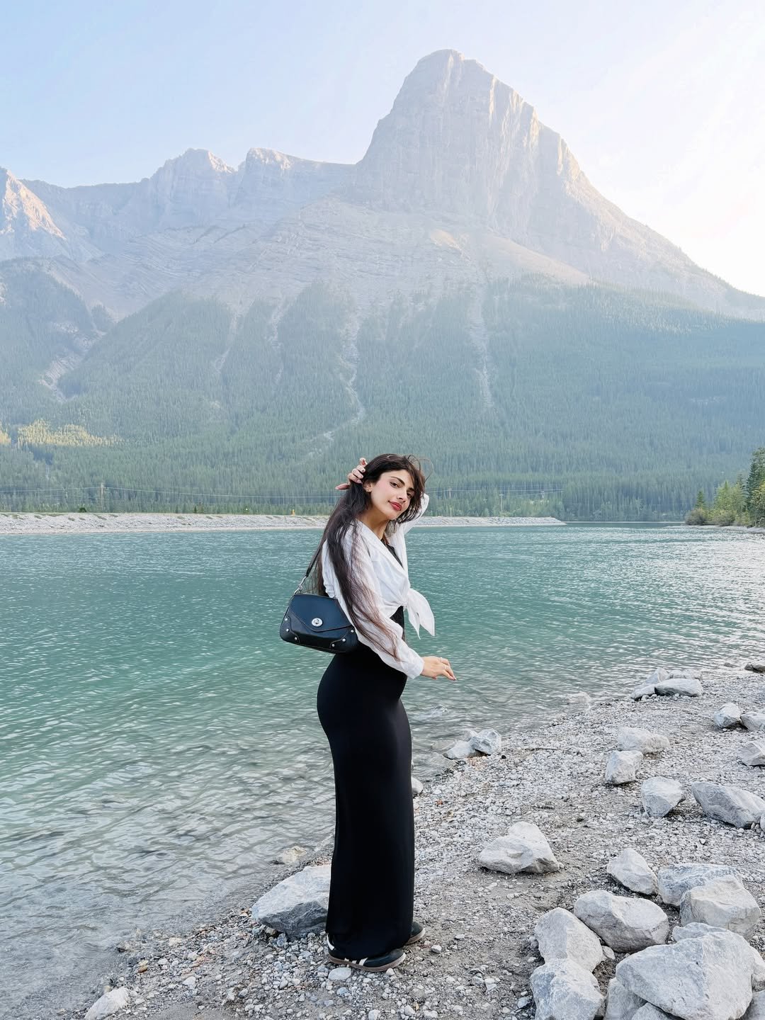 Relaxed Monochrome Flowing Festive Layers for an Outdoor 4th of July