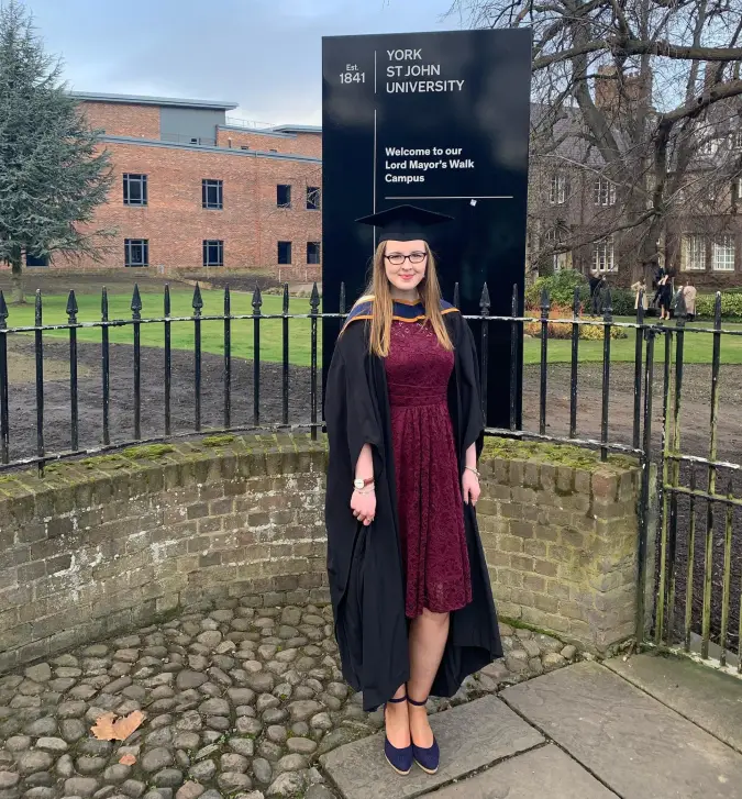 Rich Burgundy Lace: Classic Style for Graduation Milestones