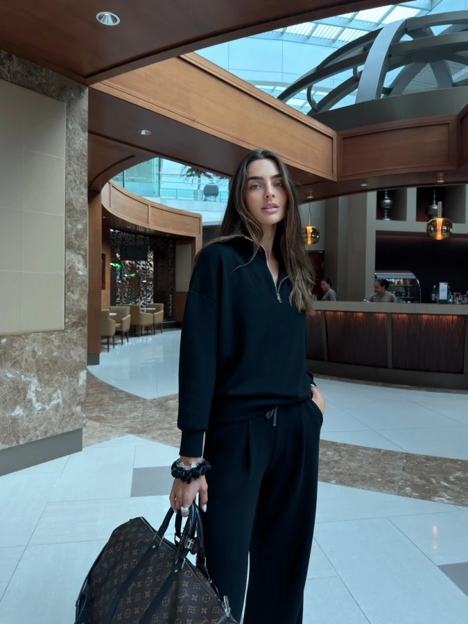 Sleek Black Ensemble: Elevated Loungewear for Travel