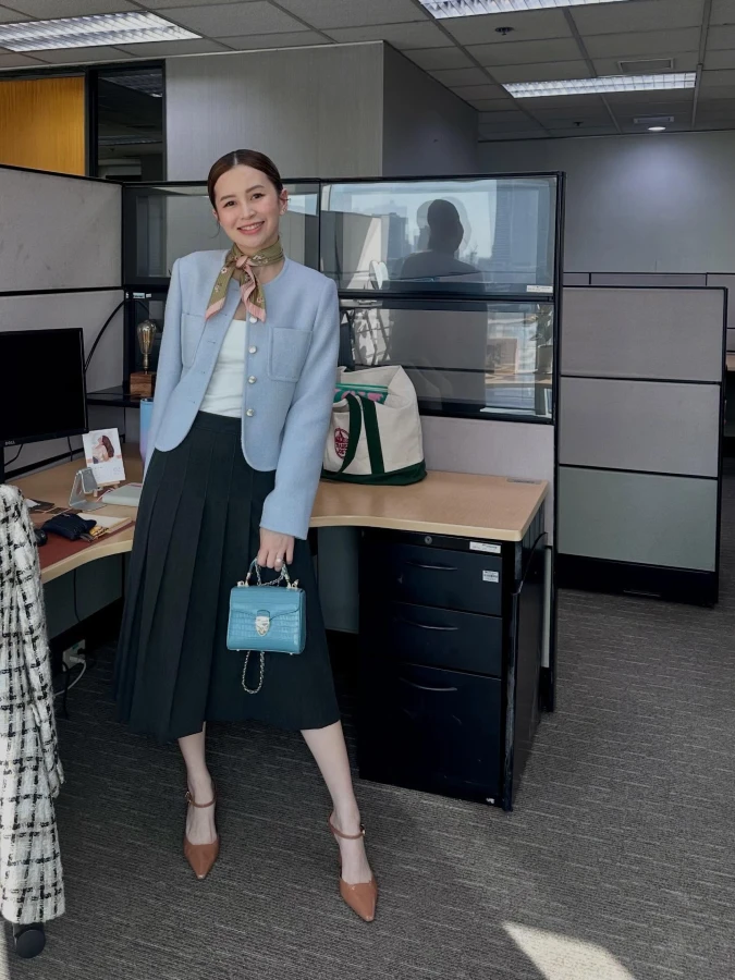 Structured Pastel Layers: Refined Office Elegance for Busy Workdays