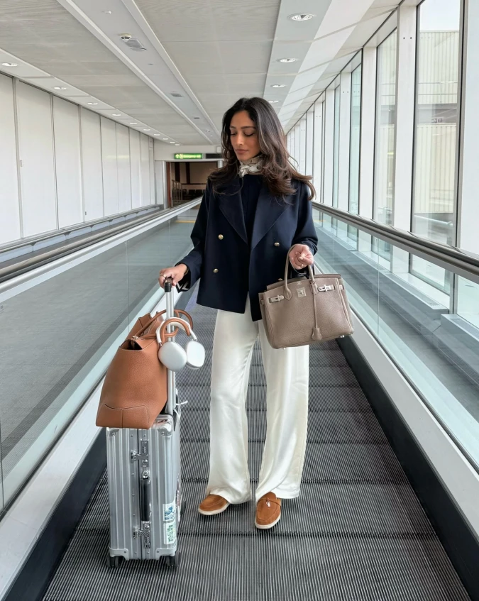 Tailored Navy Elegance: Sophisticated Travel Set