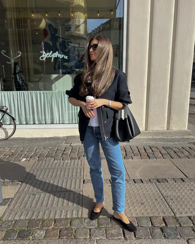  Black Jacket Coffee Run Look