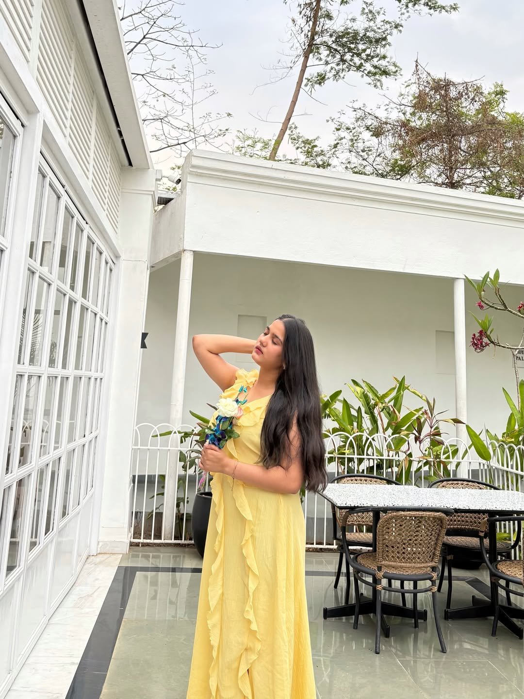 Breezy Pastel Yellow Ruffled Maxi Dress for Casual Weekend Outings