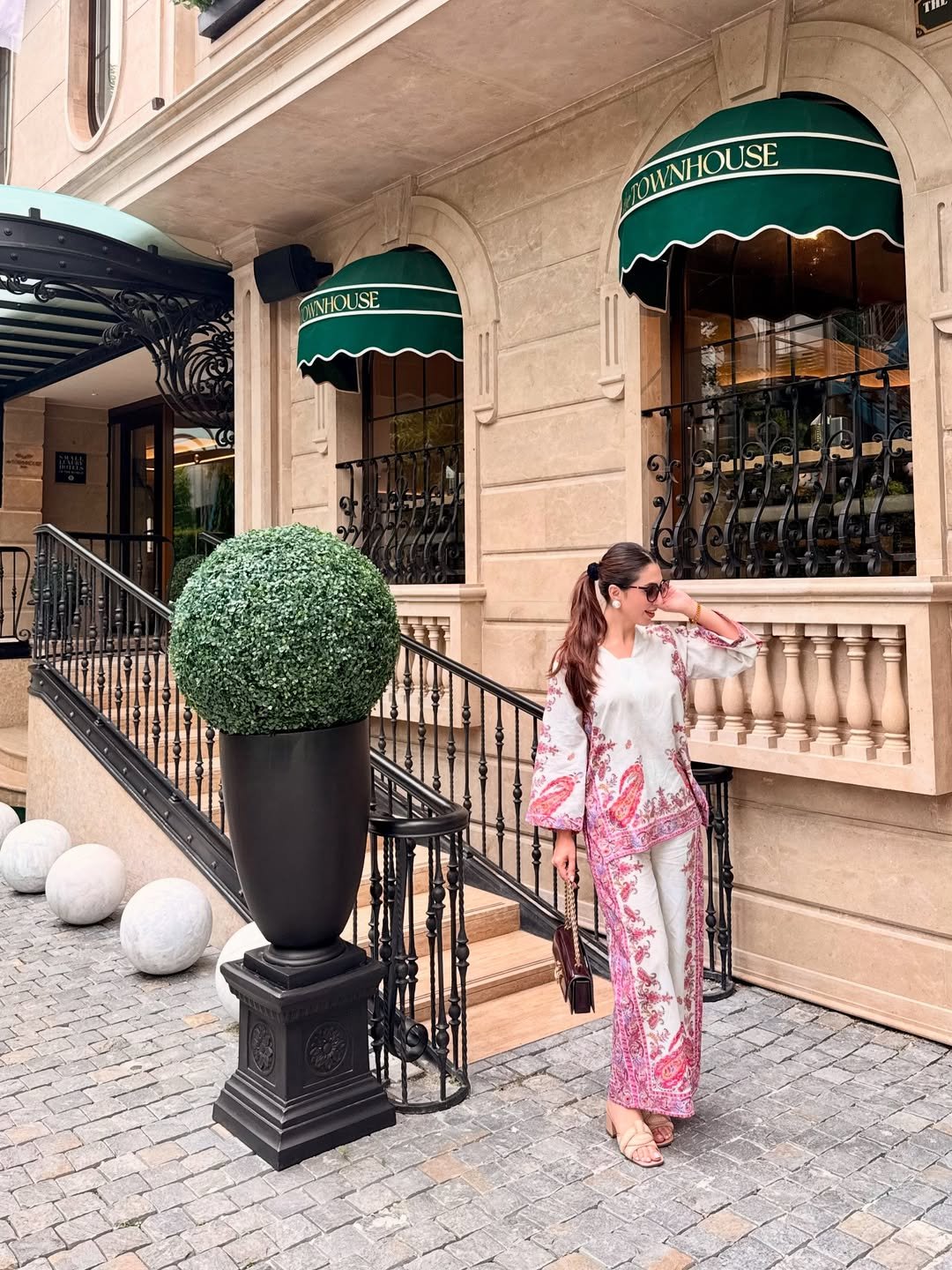 Breezy Pink Patterned Linen Two-Piece Set Country Club Brunch Outfit Ideas