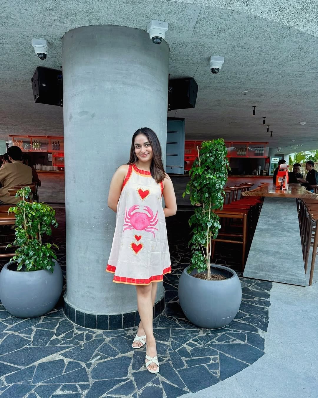 Cheerful Crab Print Mini Dress with Simple Sandals for Sun-Drenched Summer Days