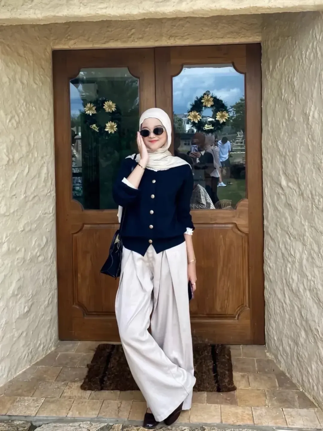 Chic Navy and Cream Relaxed Tailoring Modest Conference Style