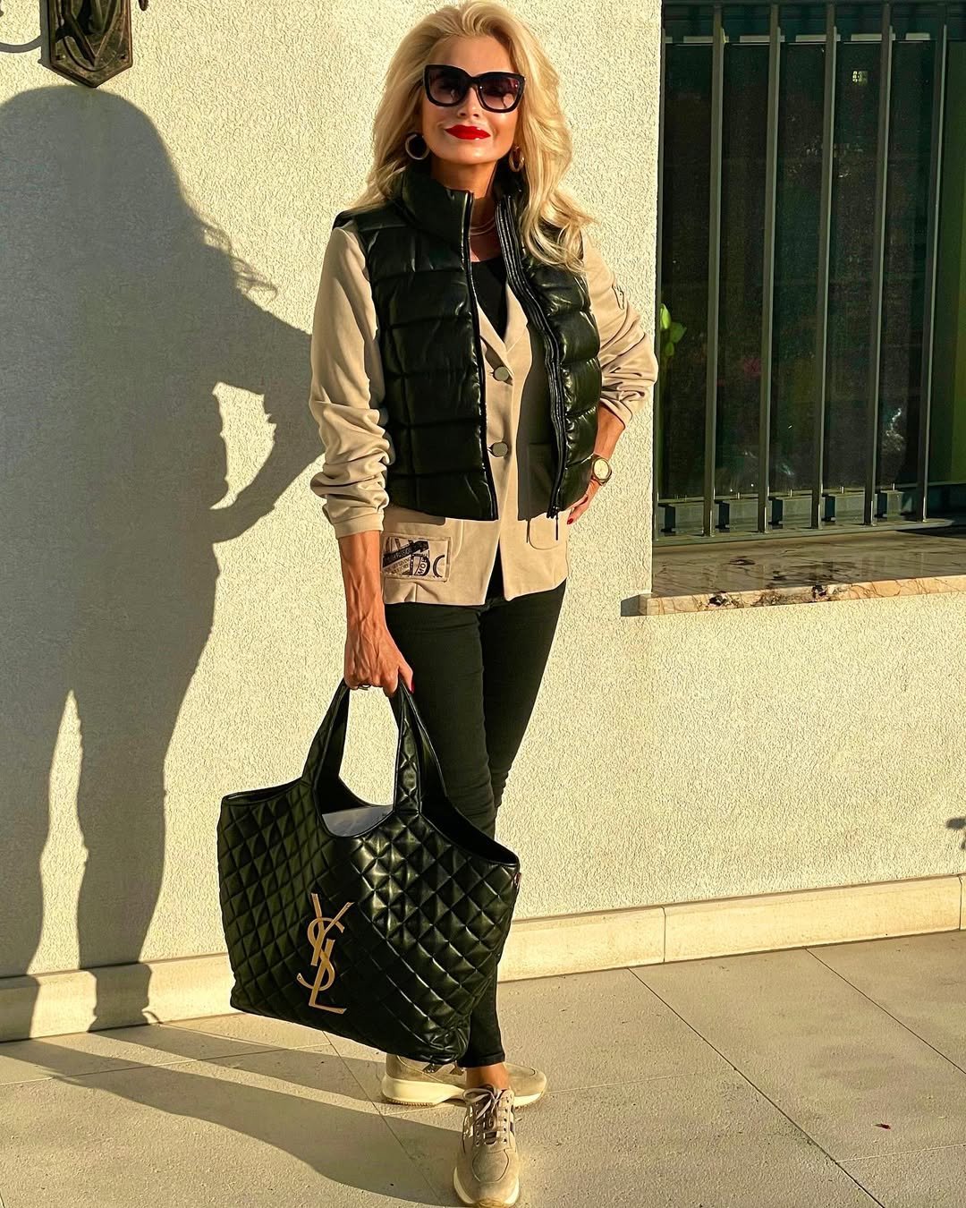 Chic Neutral Layered Athleisure For Busy City Afternoons