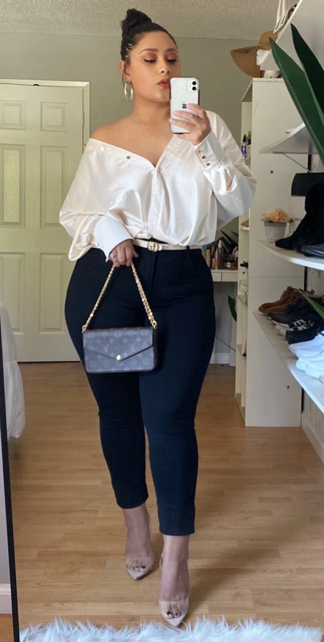 Chic Neutral Relaxed Blouse and Fitted Denim: Effortless Smart Casual Wear
