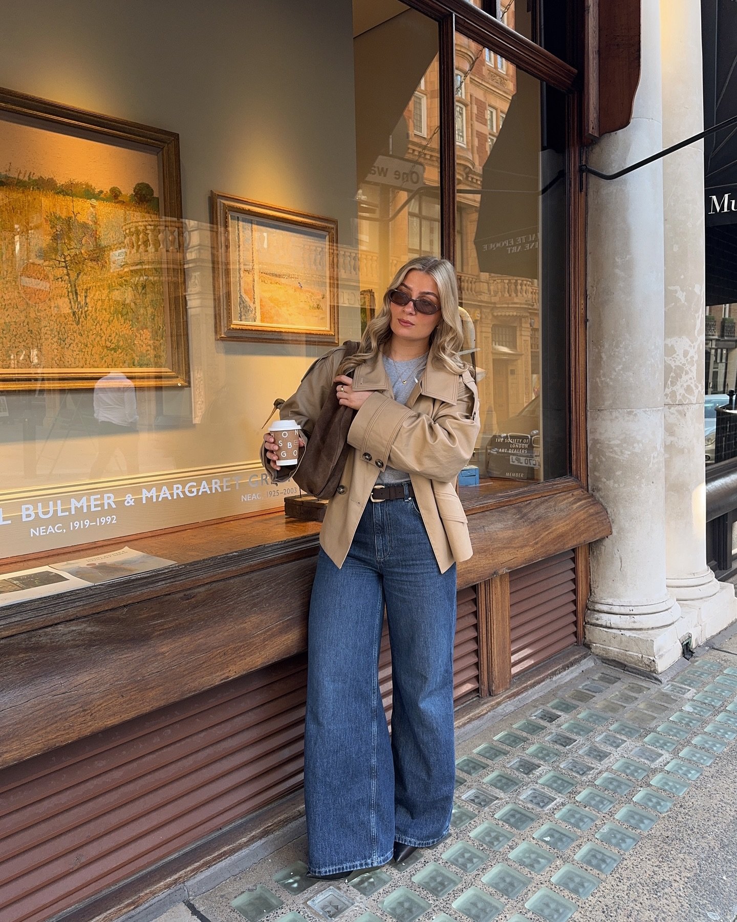 Dark Blue Wide-Leg Jeans with Cropped Trench and Leather Accents