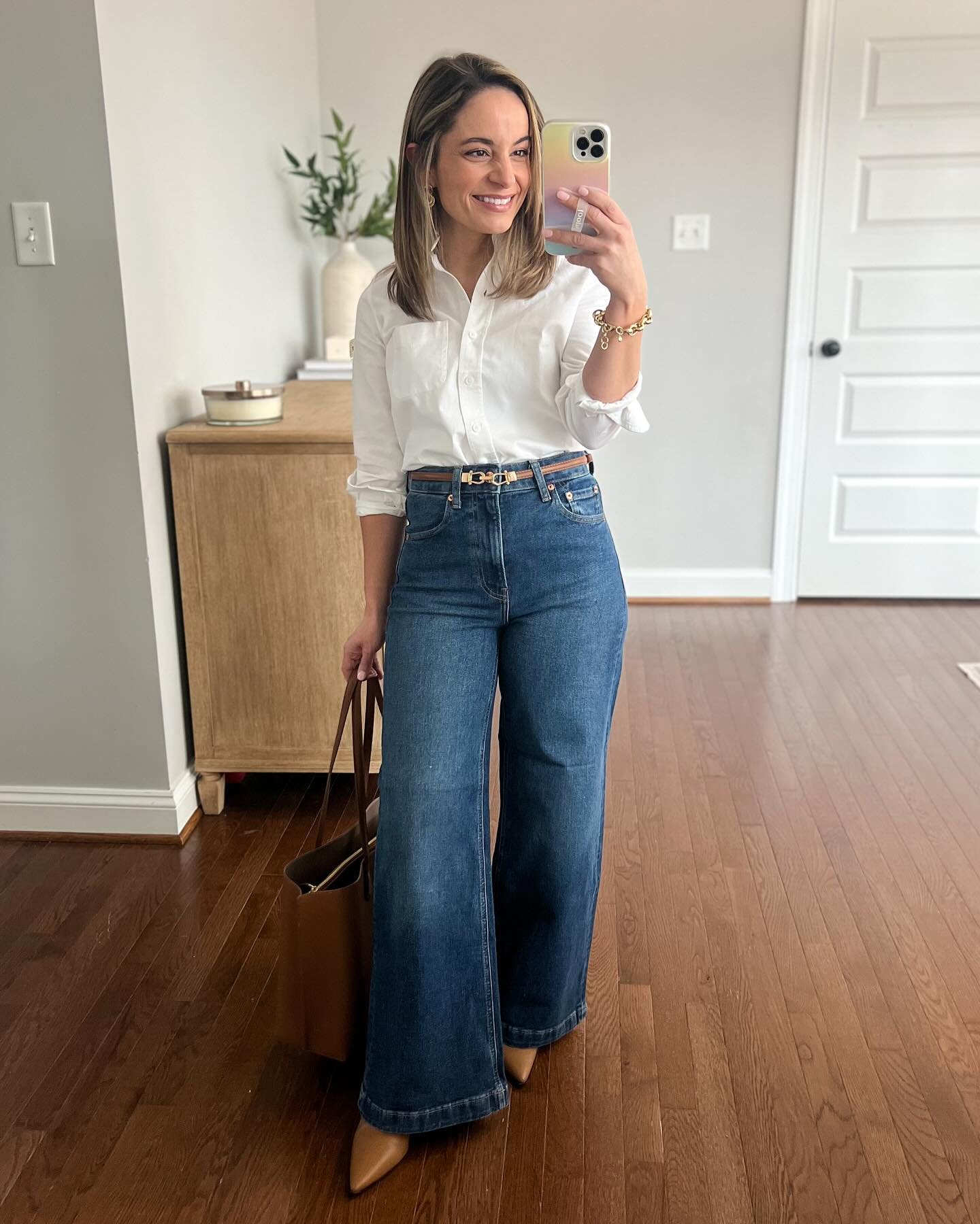 Dark Wash Wide-Leg Denim with Fitted White Button-Down and Skinny Belt