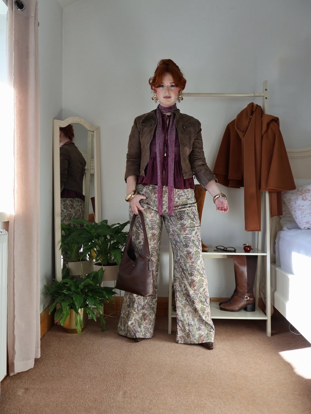 Earthy Floral Layers Retro-Inspired Everyday Elegance