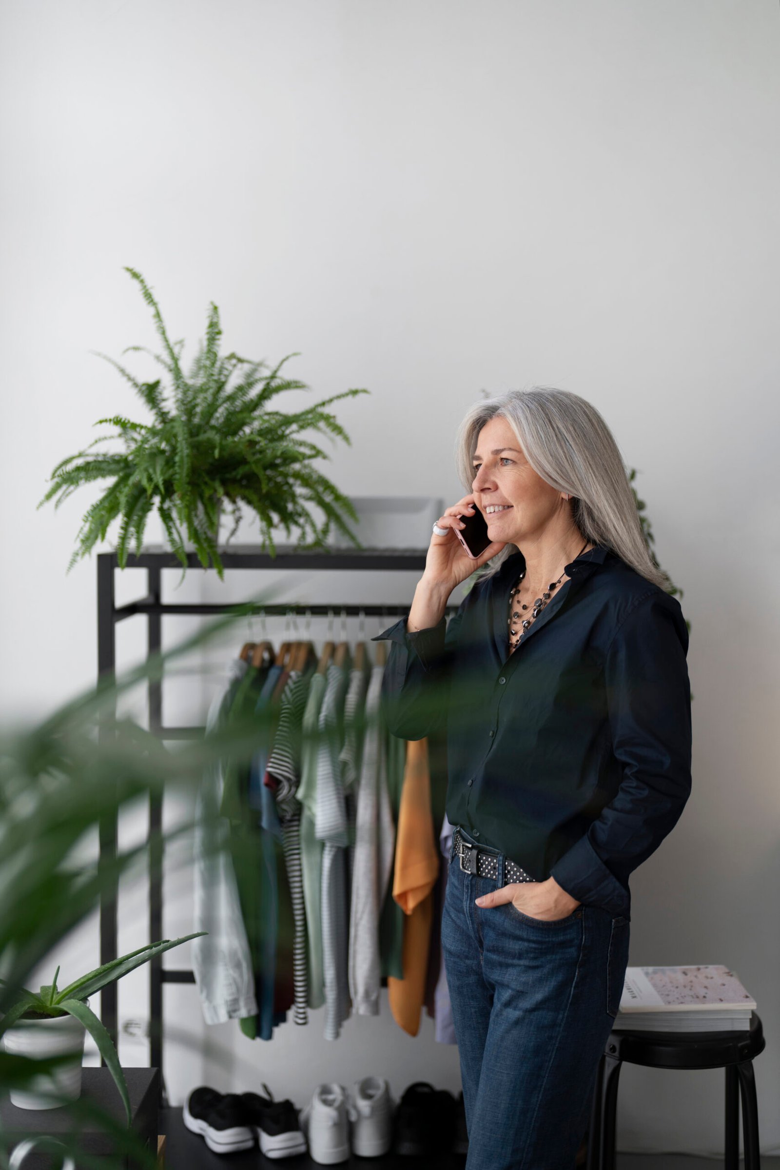 Effortless Classic Navy Fitted Button-Down and Deep Indigo Denim: Modern Minimalist Everyday Style