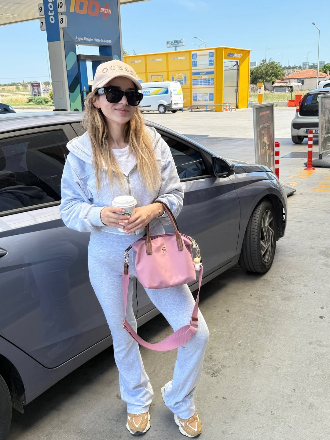 Light Gray Tracksuit with Pink Handbag and Chunky Beige Sneakers