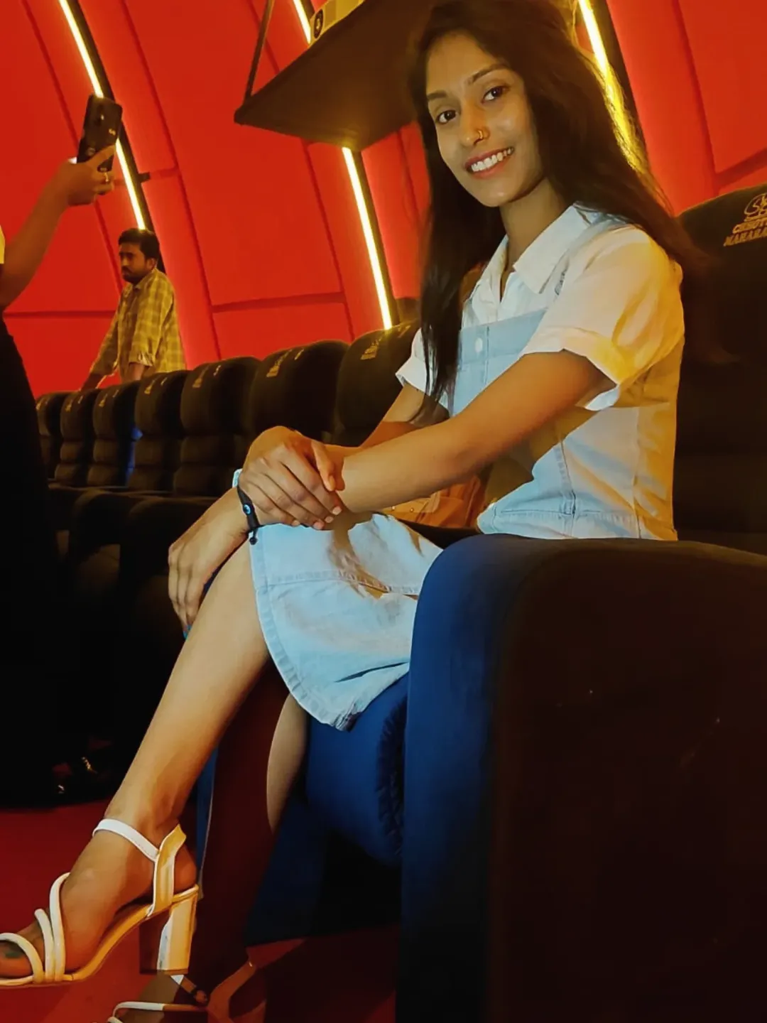 Light Wash Denim, Crisp White, and Relaxed Fit Movie Date Style for 18 Anniversary Date Outfit Ideas