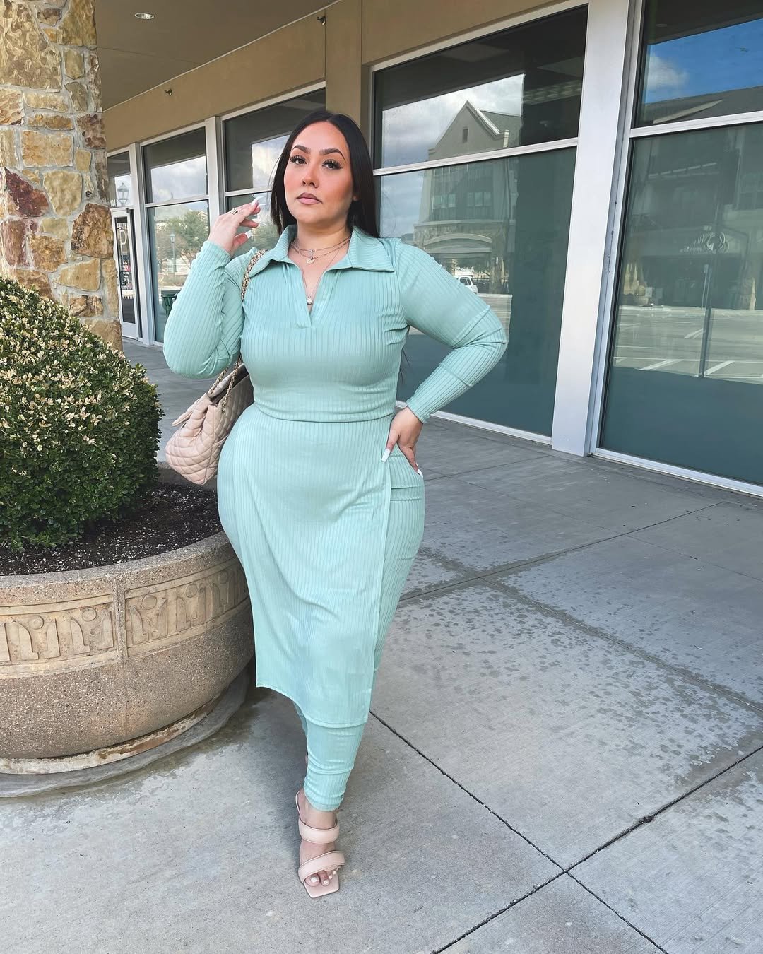 Mint Green Ribbed Form-Fitting Modest Activewear Summer Plus-Size Outfit Ideas For 2026