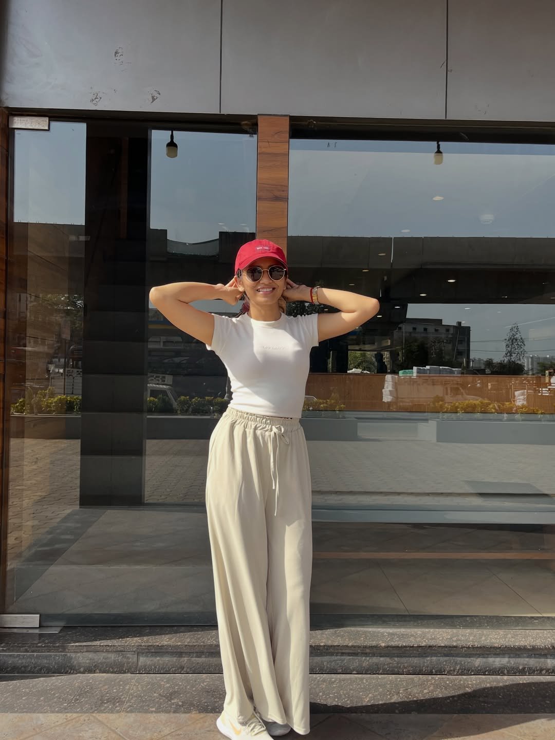 Relaxed Cream Wide-Leg Athleisure Standout Inspiration For 19 Sartorial Summer Outfit Ideas For Women