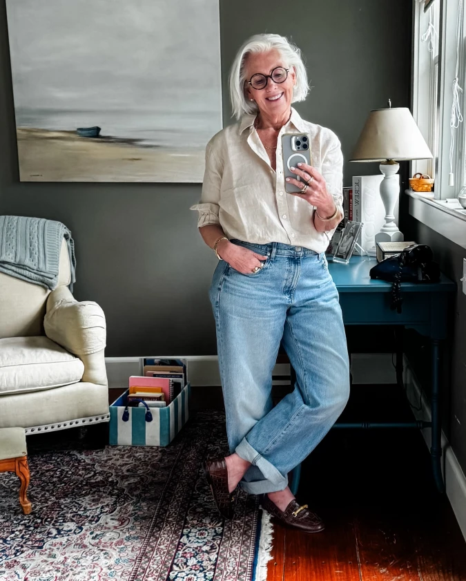 Relaxed Linen Shirt and Cuffed Denim for Casual Retirement Party Style