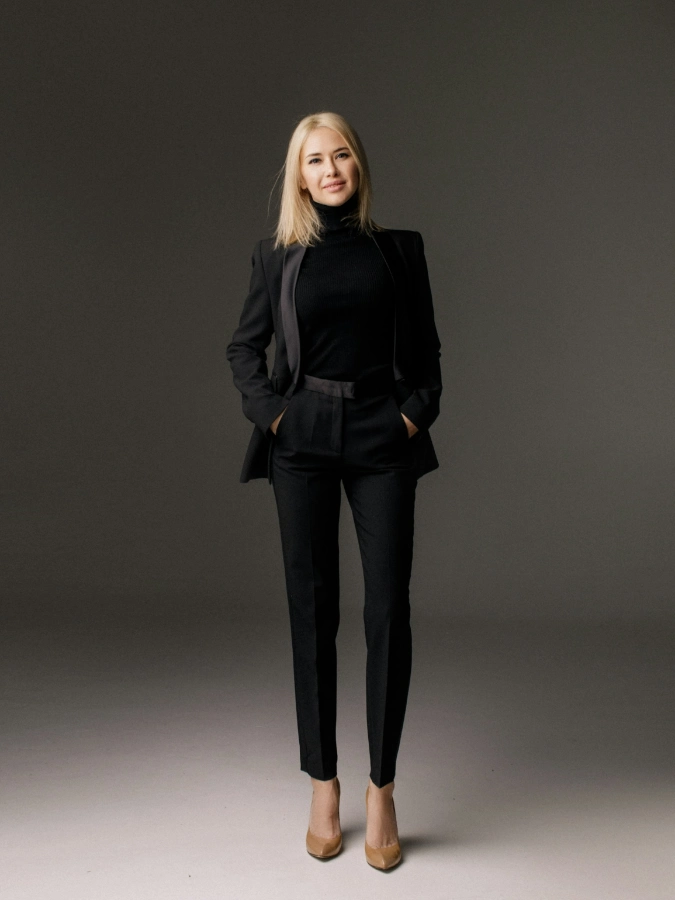Sharp Black Blazer Suit with Neutral Heels