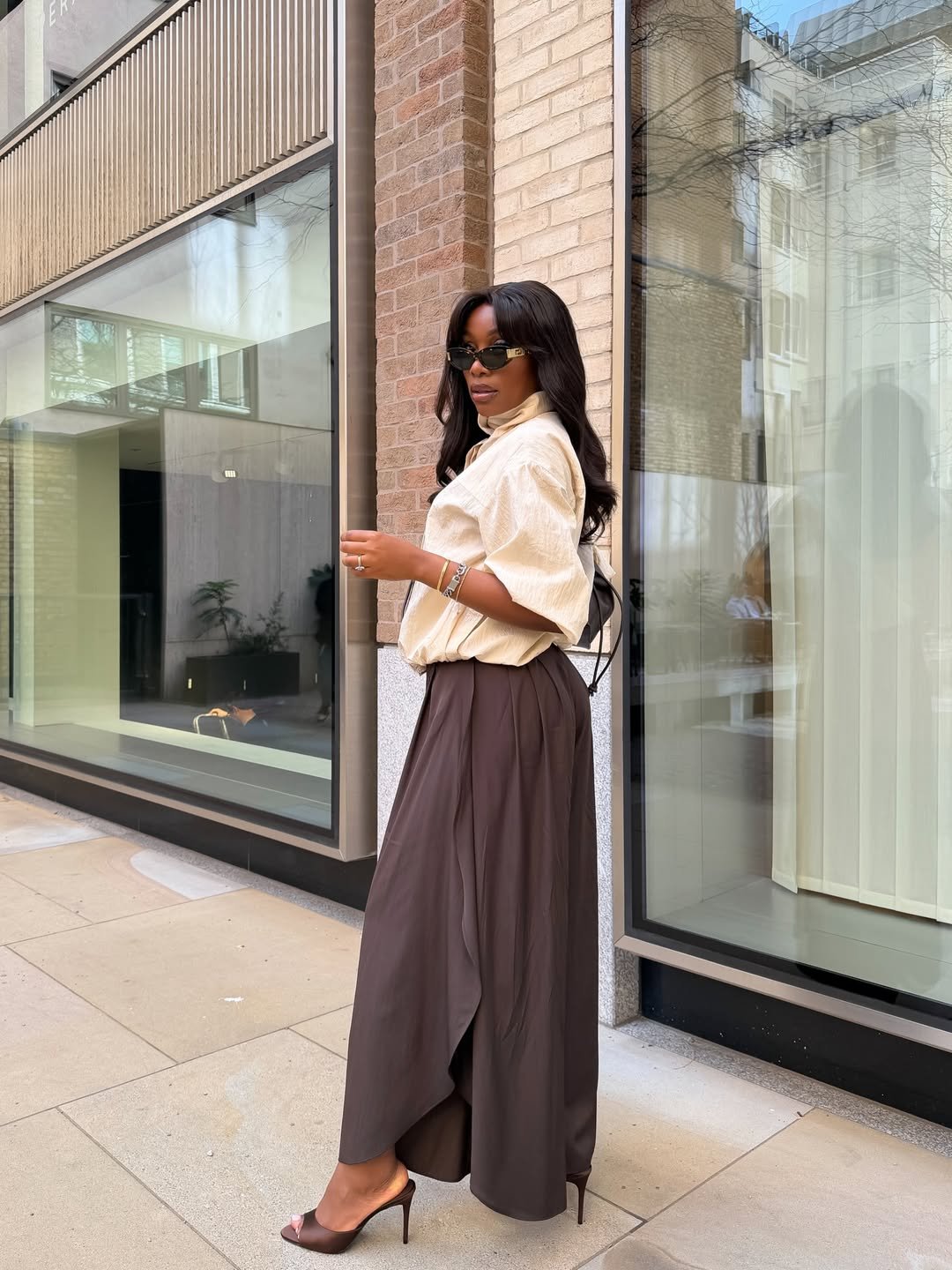 Casual Neutral Loose Fit Urban Wear: 19 Sartorial Summer Outfit Ideas For Women