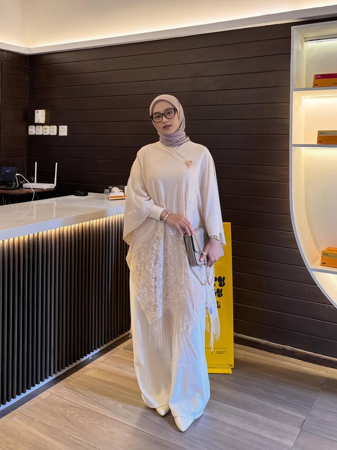 Sophisticated Cream Lace Kaftan Set Elegant Conference Look