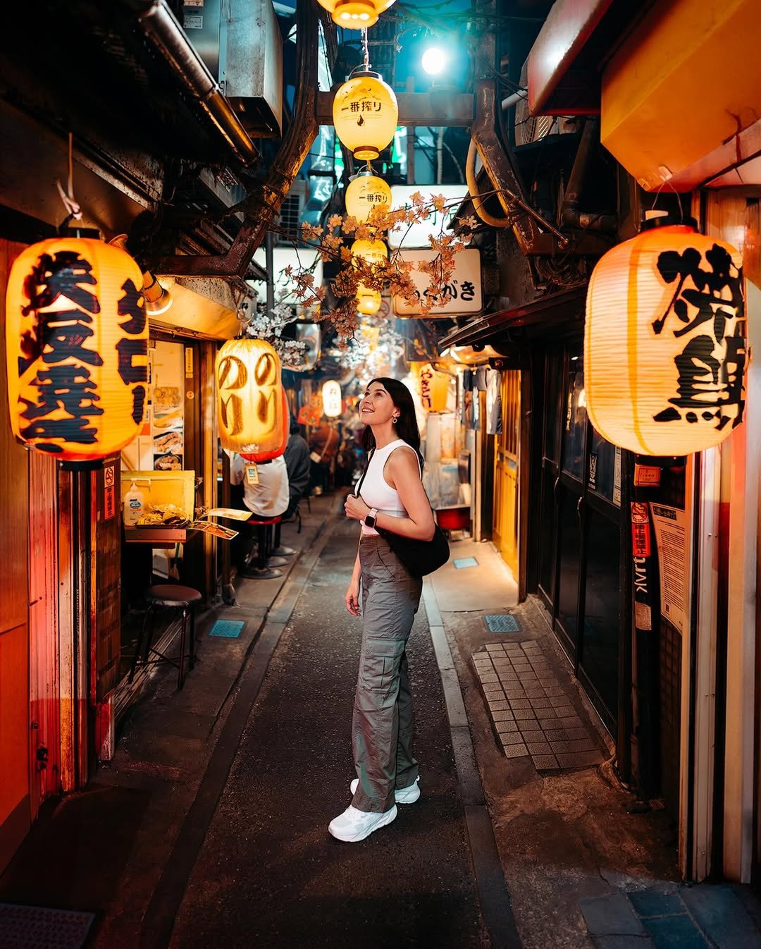 Street Styling Earthy Utility Modest Activewear for Tokyo Trip Outfit Ideas