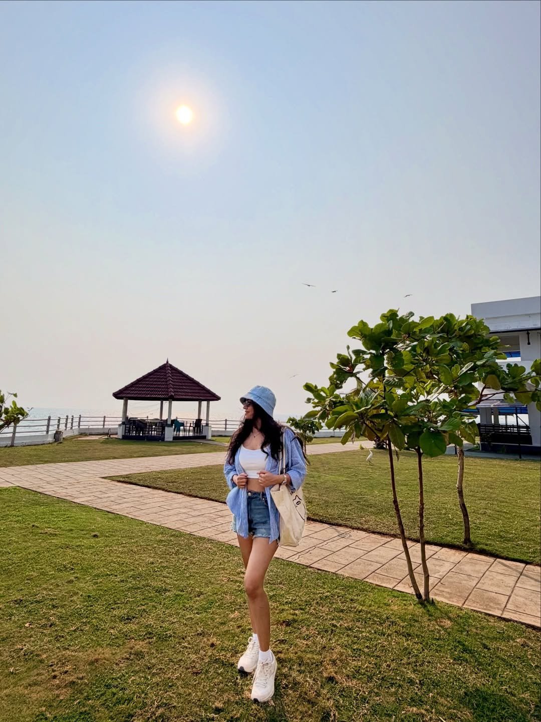The Relaxed Coastal Explorer