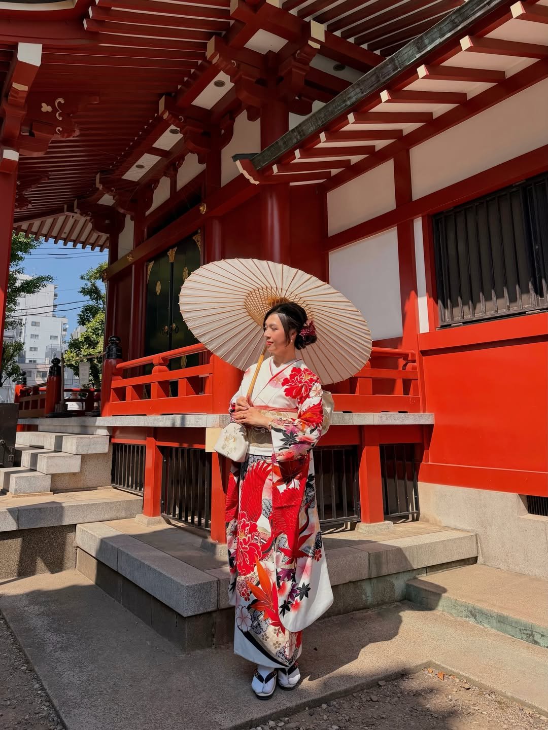 Vibrant Red Traditional Floral Kimono for Tokyo Culture