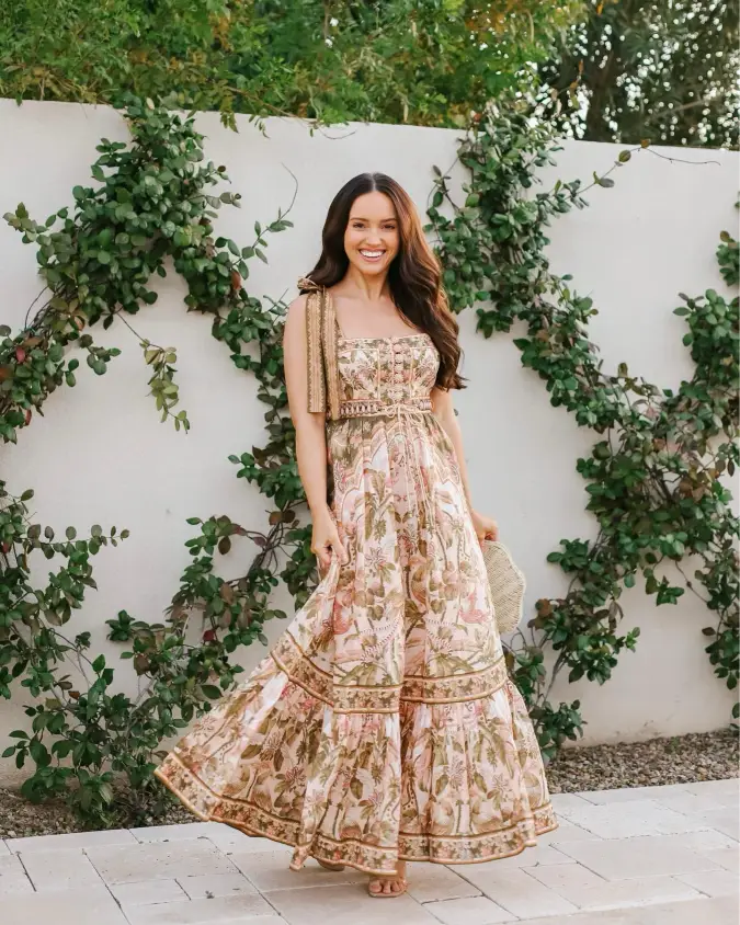 Vintage Botanical Maxi Dress with Soft Neutral Resort Style for Petite Women