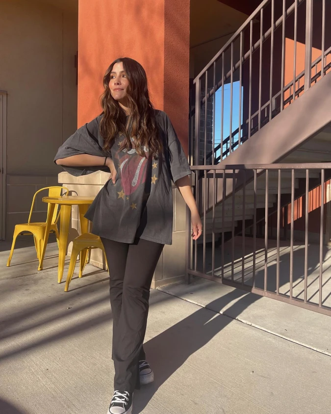 Vintage Graphic Top, Slim Dark Trousers, Effortless School Casual Style
