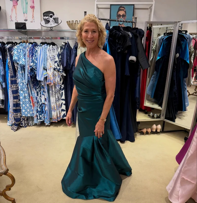 Emerald Green One-Shoulder Mermaid Gown