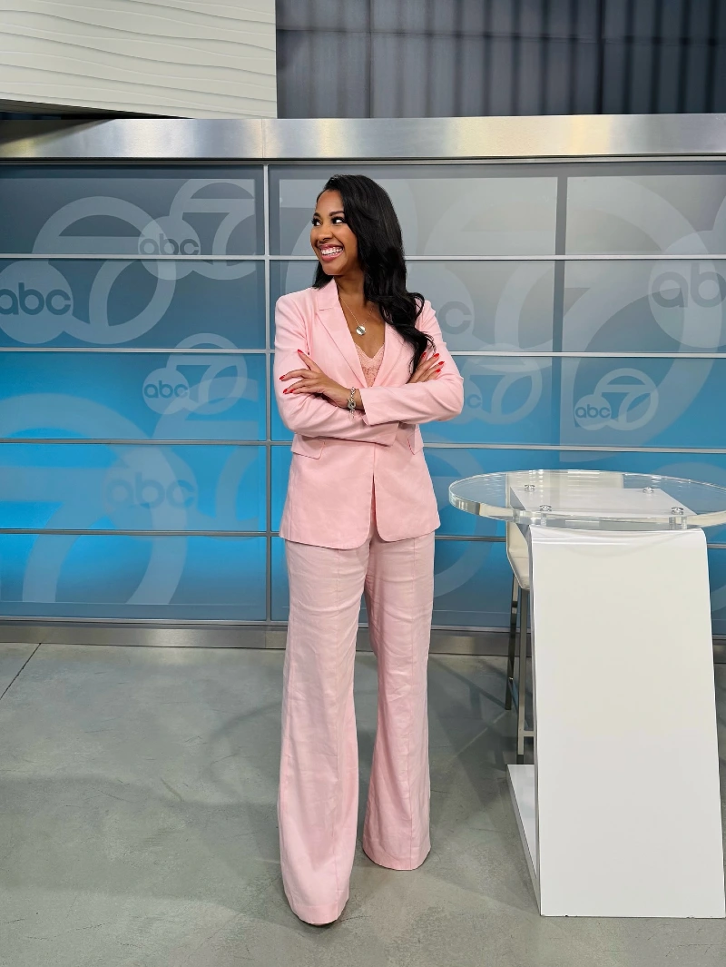 Pastel Pink Tailored Suit with Wide-Leg Trousers