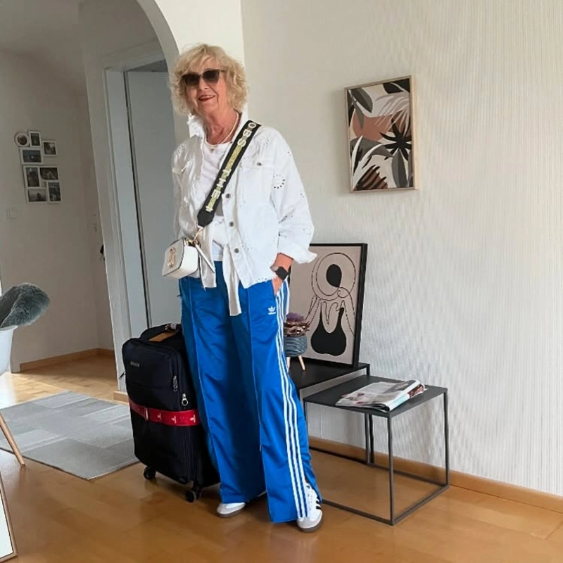 Sporty Blue Travel Look